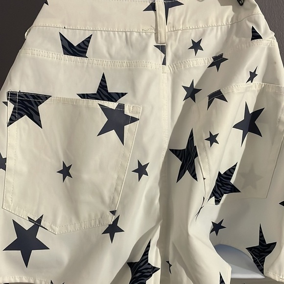 UMGEE super cute black/white women's star shorts! (NWT) - Picture 4 of 5